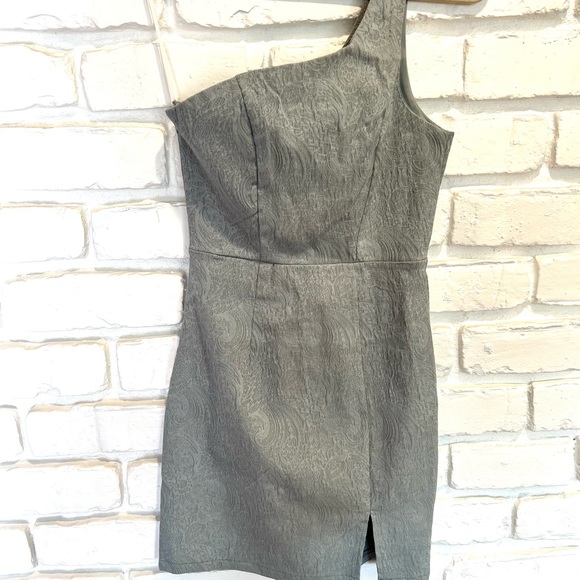 Princess Polly Dress - Picture 2 of 5